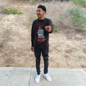 Meet your Posher, Troy